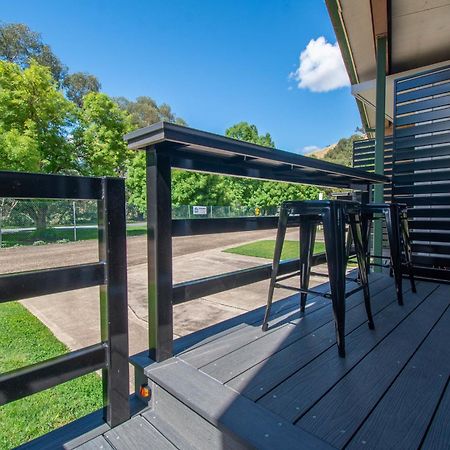 Gundagai Tourist Suites ภายนอก รูปภาพ