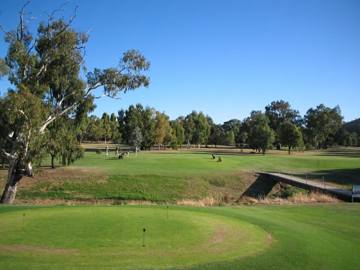 Gundagai Tourist Suites ภายนอก รูปภาพ